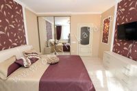 Удачная аренда квартир в Феодосии у моря - Широкая двуспальная кровать