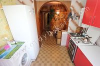 Отдых в Феодосии, цены на квартиры - Достаточно большая кухонная зона