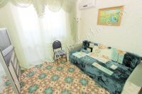 Отдыхайте в Крыму! Снимать квартиру недорого и просто - Светло-зеленая спальня
