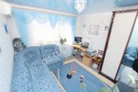 Отдыхайте в Крыму! Снимать квартиру недорого и просто - Светло-голубая спальня